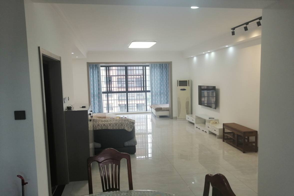 南坪花苑  3室2厅1卫    2300.0元/月室内图