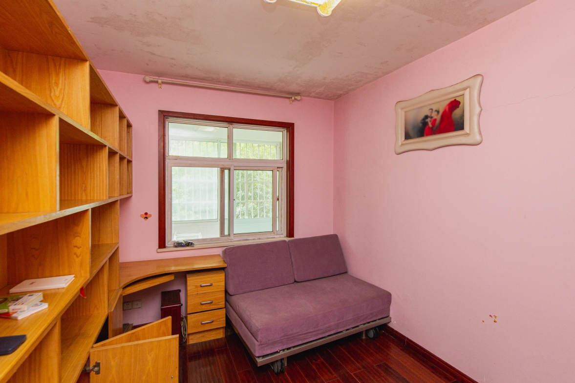 嘉盛华庭（一期、二期、三期）  3室2厅2卫    135.0万卧室