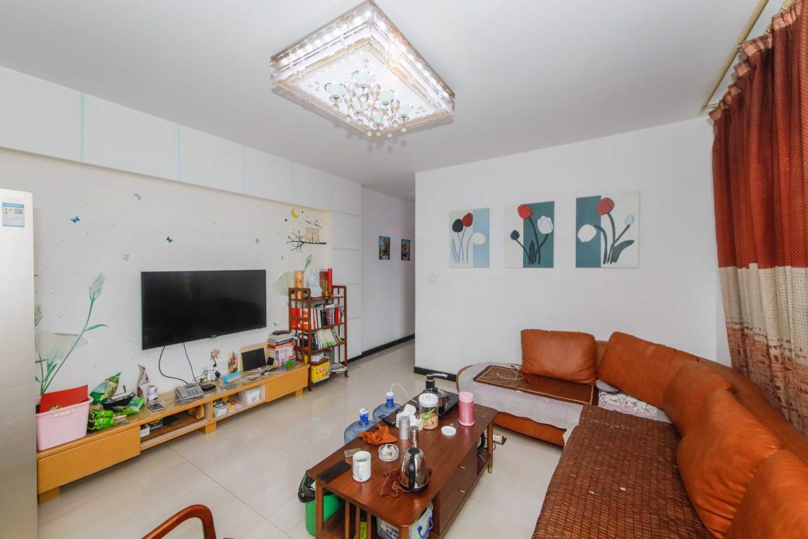 旭辉御府  3室2厅1卫    145.0万客厅