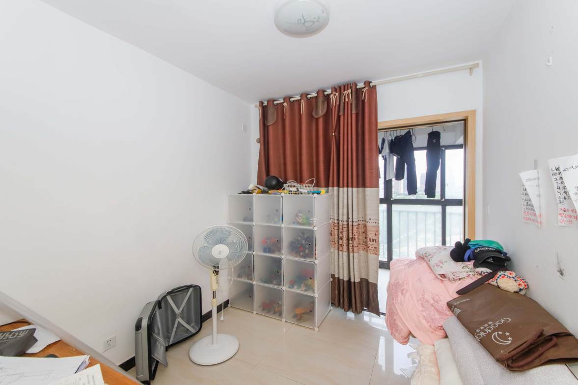 旭辉御府  3室2厅1卫    145.0万卧室