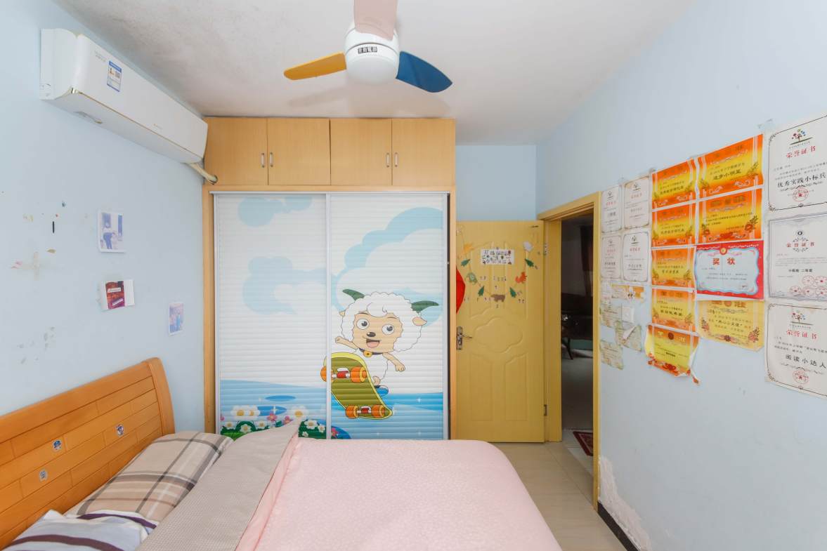 旭辉御府  3室2厅1卫    145.0万卧室