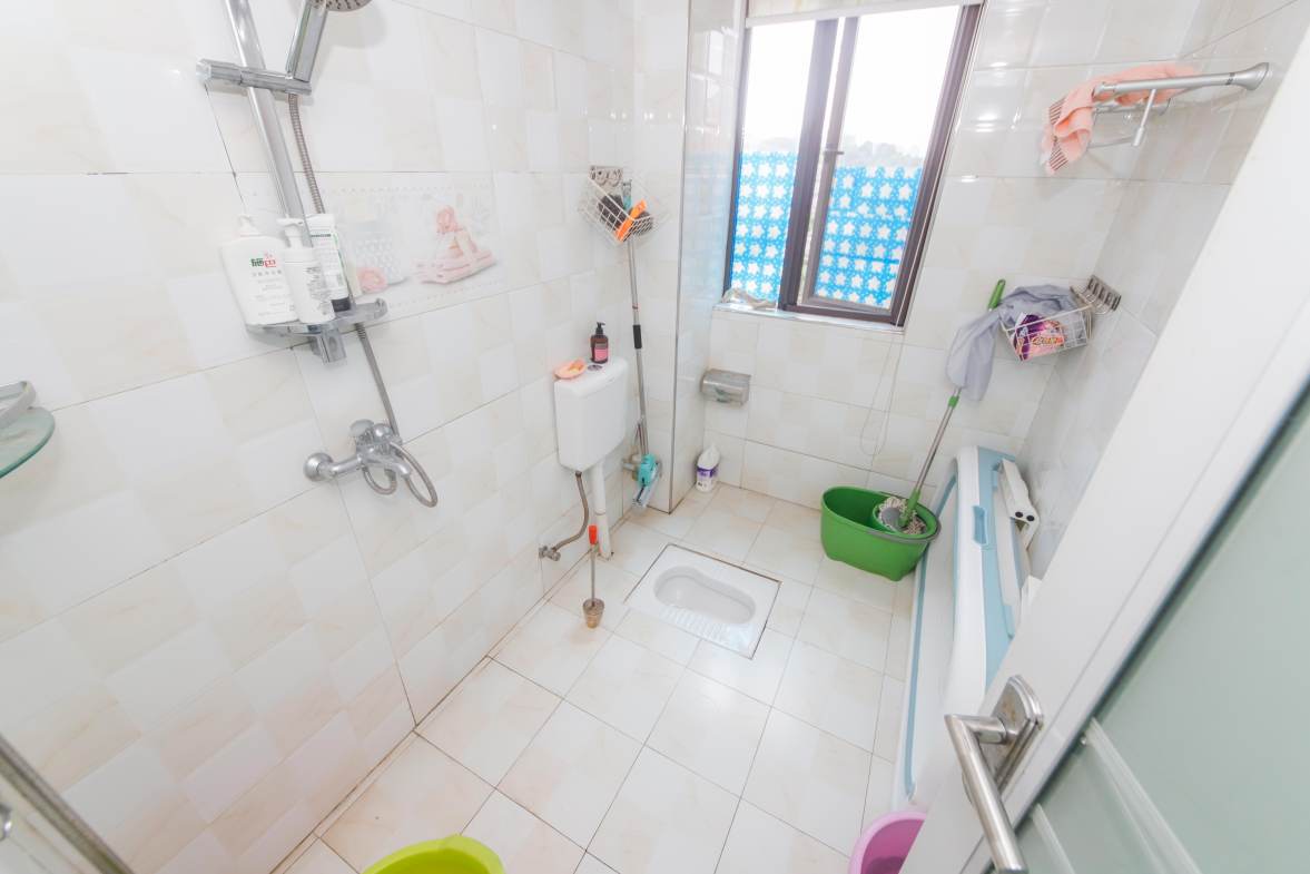 旭辉御府  3室2厅1卫    145.0万卫生间