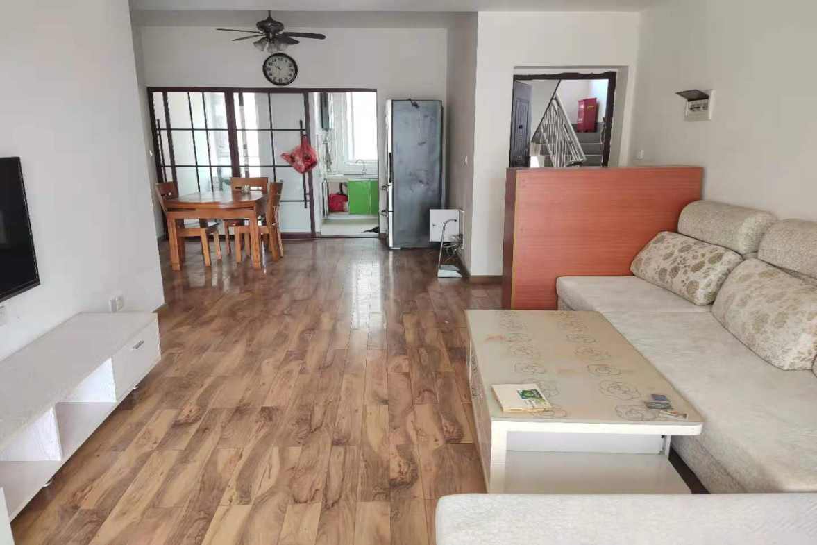 气象佳园  2室2厅1卫    1600.0元/月室内图1