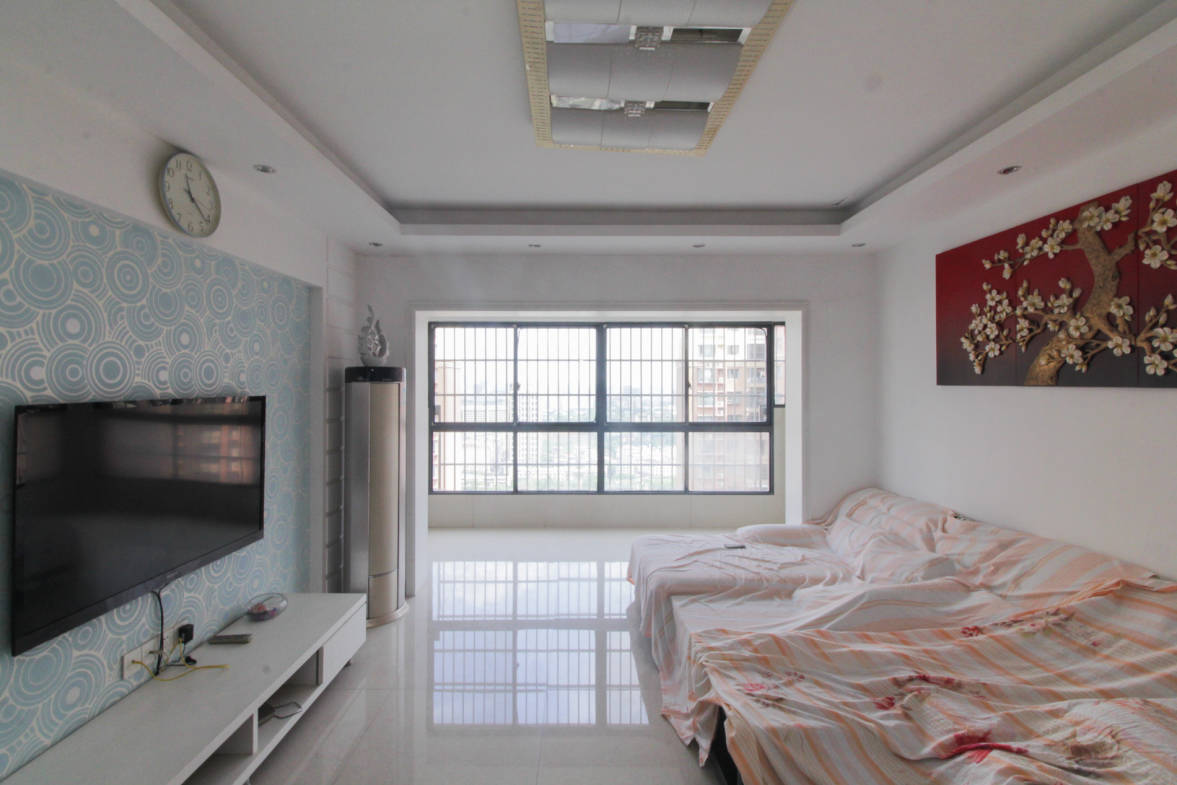 上海城小区  4室2厅2卫    149.8万室内图1