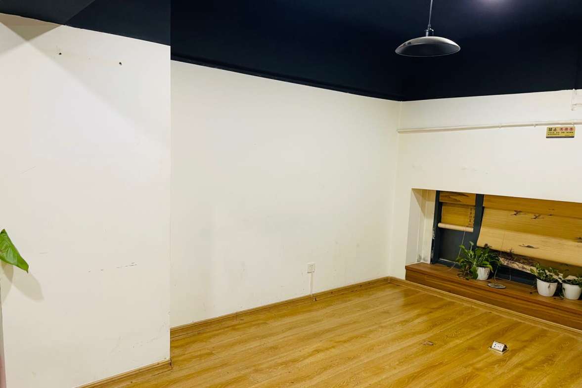 裕天国际商汇中心 1室1厅1卫 3200.0元/月 裕天国际商汇中心 1室1厅1卫 3200.0元/月室内图