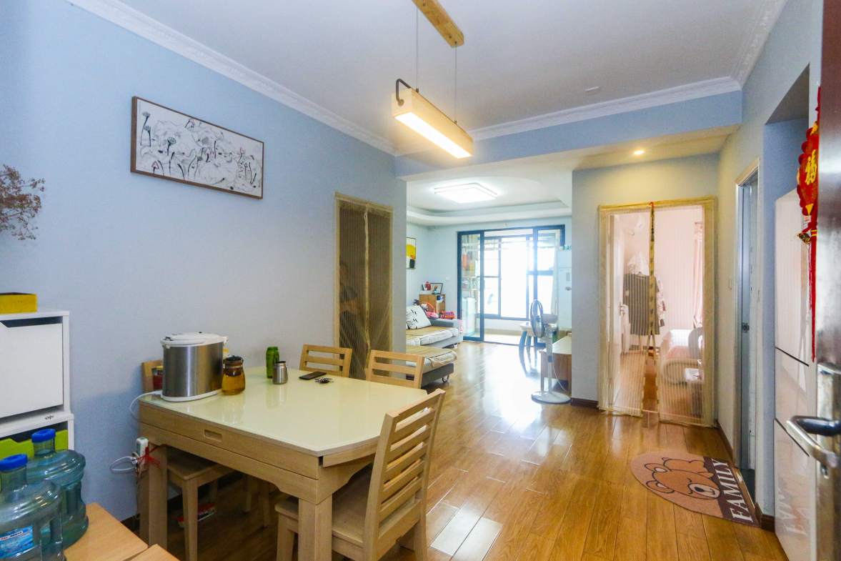 中建麓山和苑  2室2厅1卫   65.00万客厅