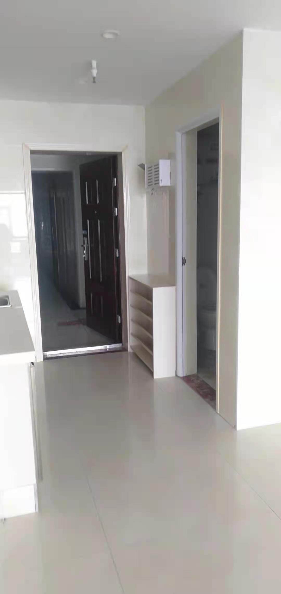 万籁酒店  1室1厅1卫    1800.0元/月室内图1