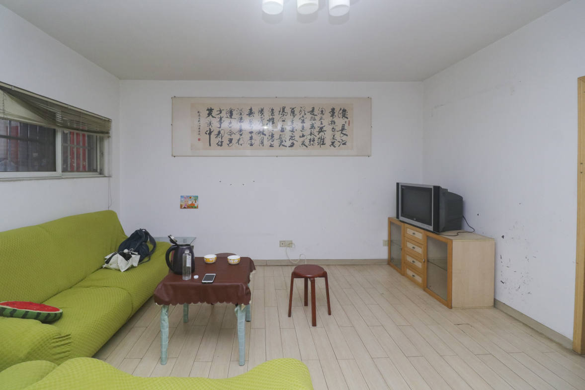 枫林美景  2室2厅1卫    77.44万客厅