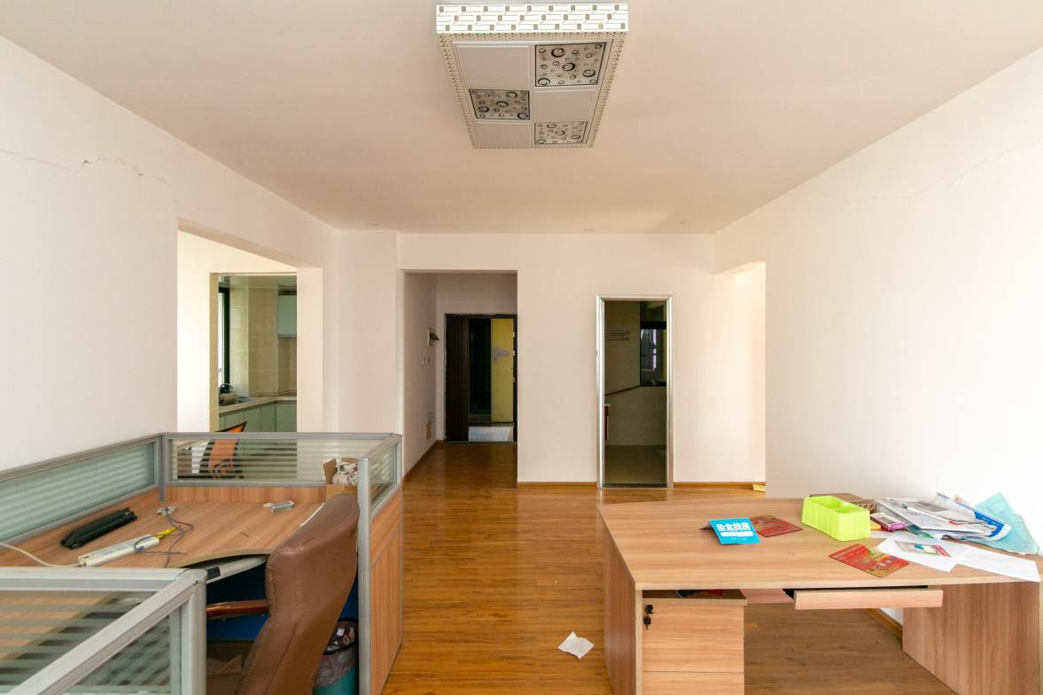 兴旺正佳广场（金石雅苑）  3室2厅2卫    125.0万客厅