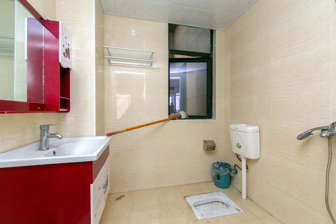 兴旺正佳广场（金石雅苑）  3室2厅2卫    125.0万卫生间