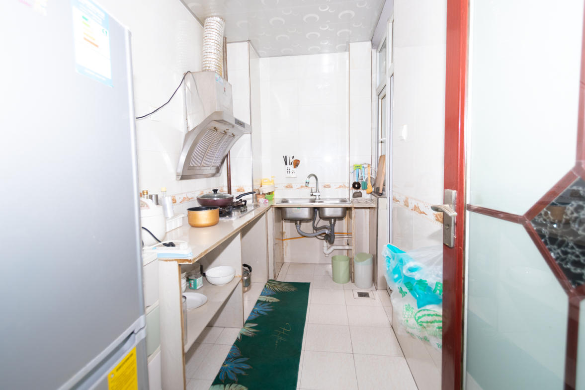 佳天名苑  2室2厅1卫    67.0万厨房