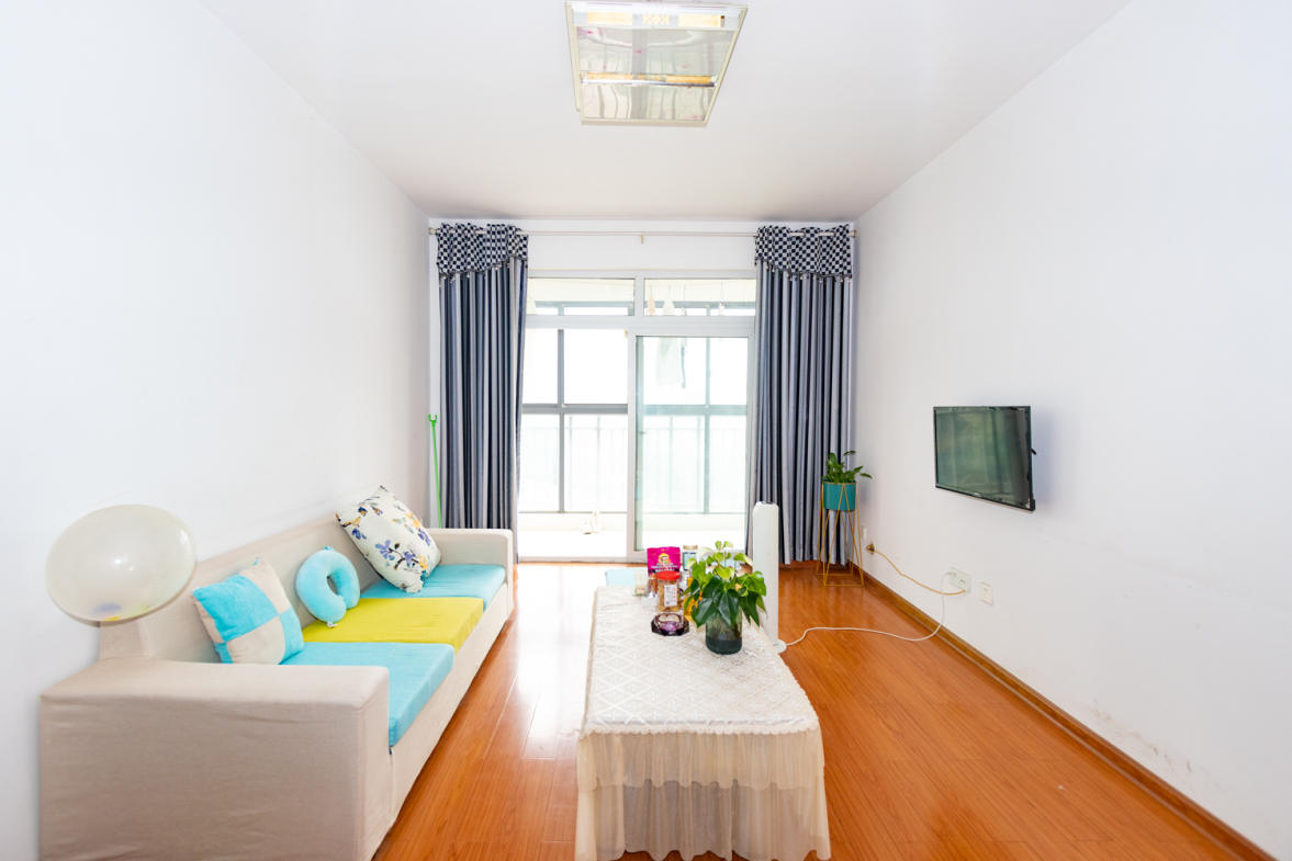 佳天名苑  2室2厅1卫    67.0万室内图1