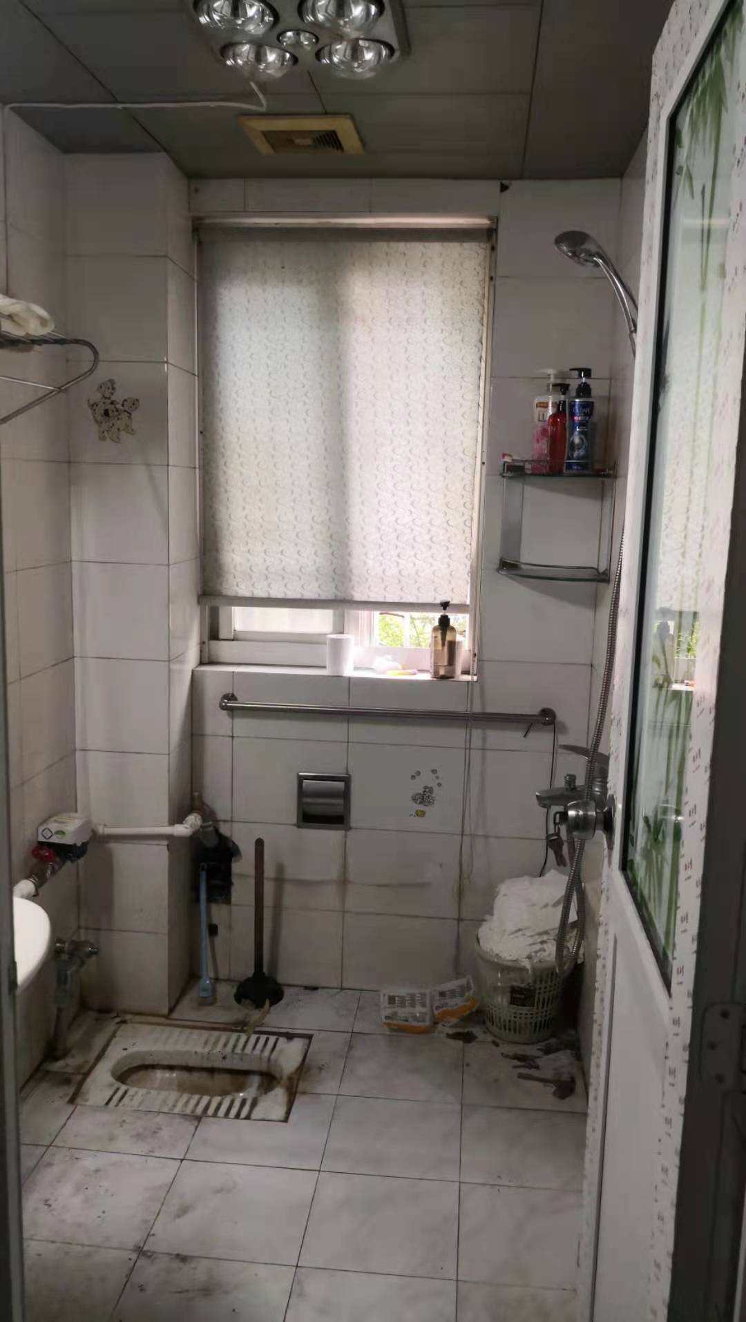 高速公路管理局宿舍  5室2厅1卫    3200.0元/月室内图