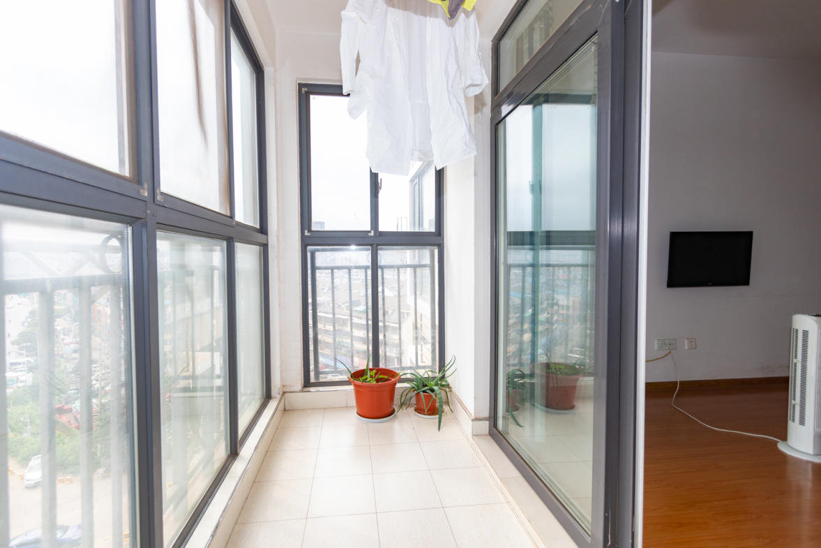 佳天名苑  2室2厅1卫    67.0万阳台