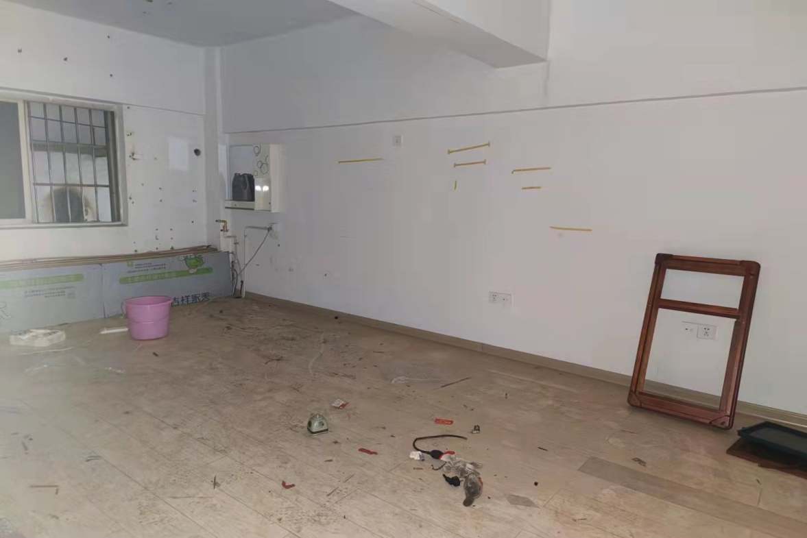 中南汽车世界  0室1厅0卫    9200.0元/月 中南汽车世界  0室1厅0卫    9200.0元/月室内图