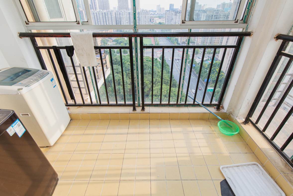 木莲花苑  3室2厅1卫    112.0万阳台