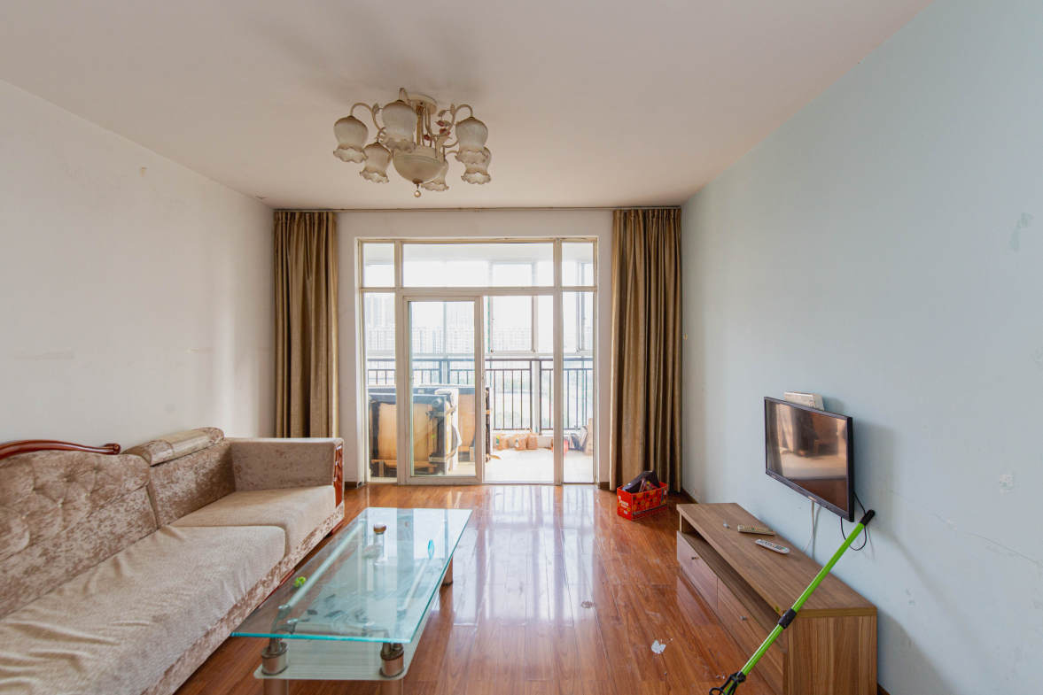 木莲花苑  3室2厅1卫    112.0万客厅