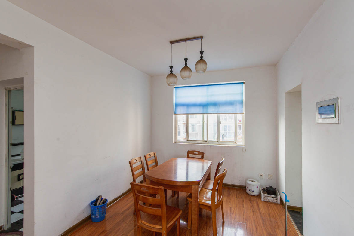 木莲花苑  3室2厅1卫    112.0万客厅