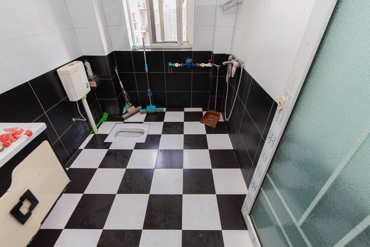 木莲花苑  3室2厅1卫    112.0万卫生间