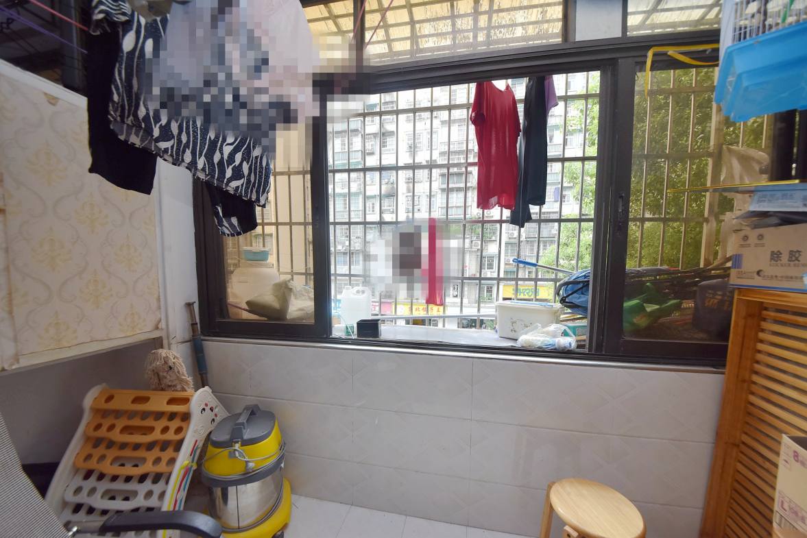 茶园坡金属制品厂宿舍（金制小区）  2室2厅1卫    61.0万阳台