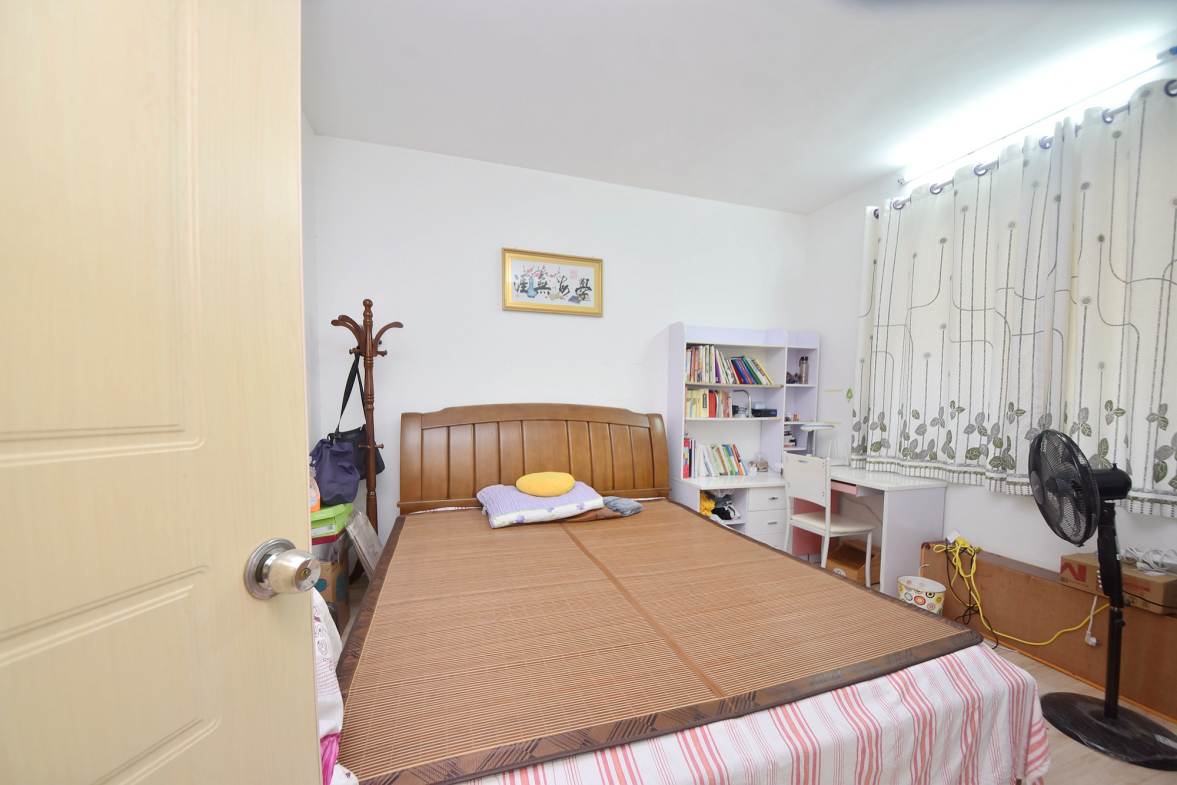 乡镇公寓  2室2厅1卫    68.0万卧室