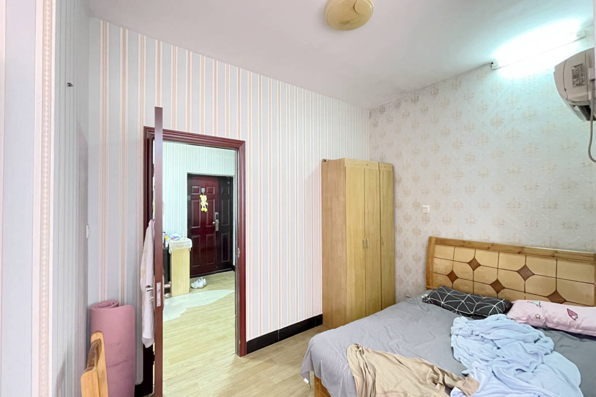 新楚天扶华庭  2室2厅1卫    71.8万卧室