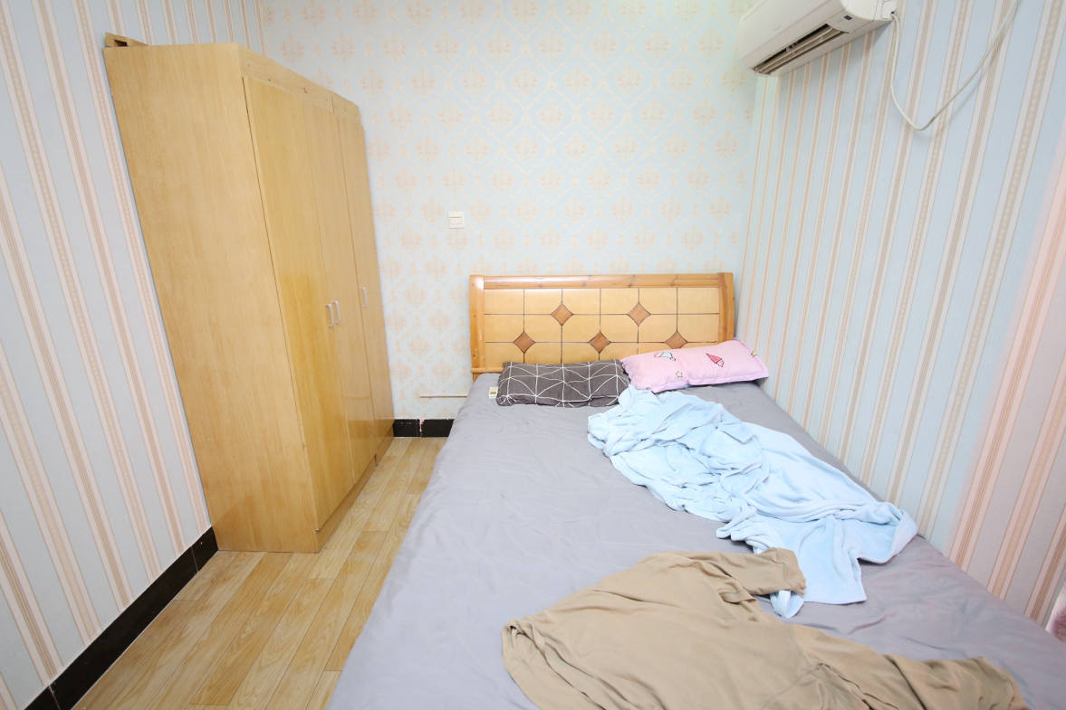 新楚天扶华庭  2室2厅1卫    71.8万卧室