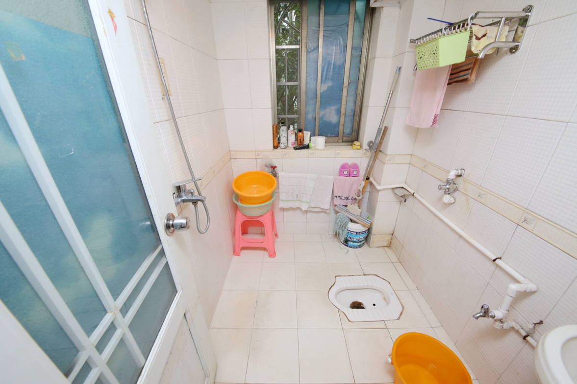 东南明苑  3室2厅1卫    88.8万卫生间