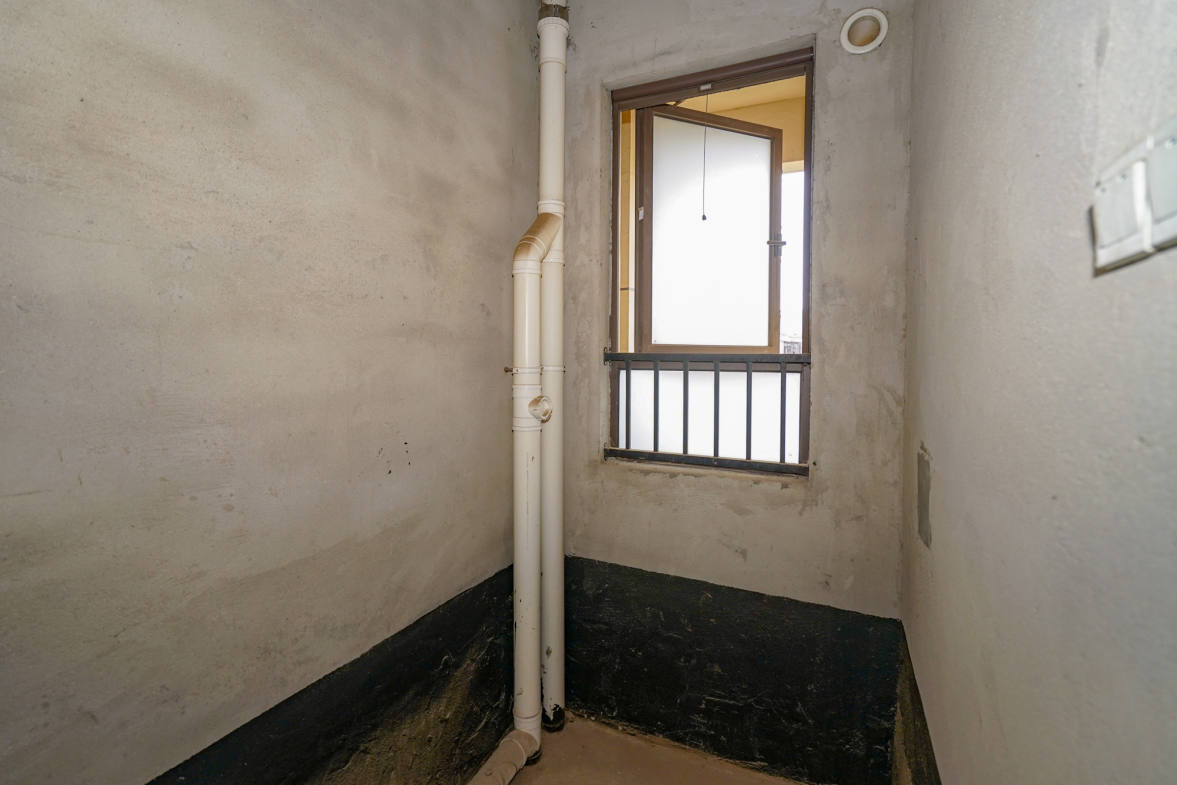 北辰中央公园A区  4室2厅2卫    108.0万其他