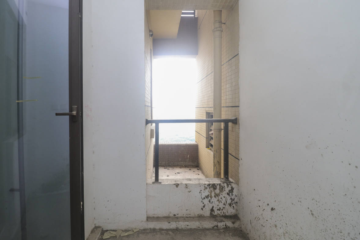 保利西海岸A区  4室2厅2卫    308.0万其他