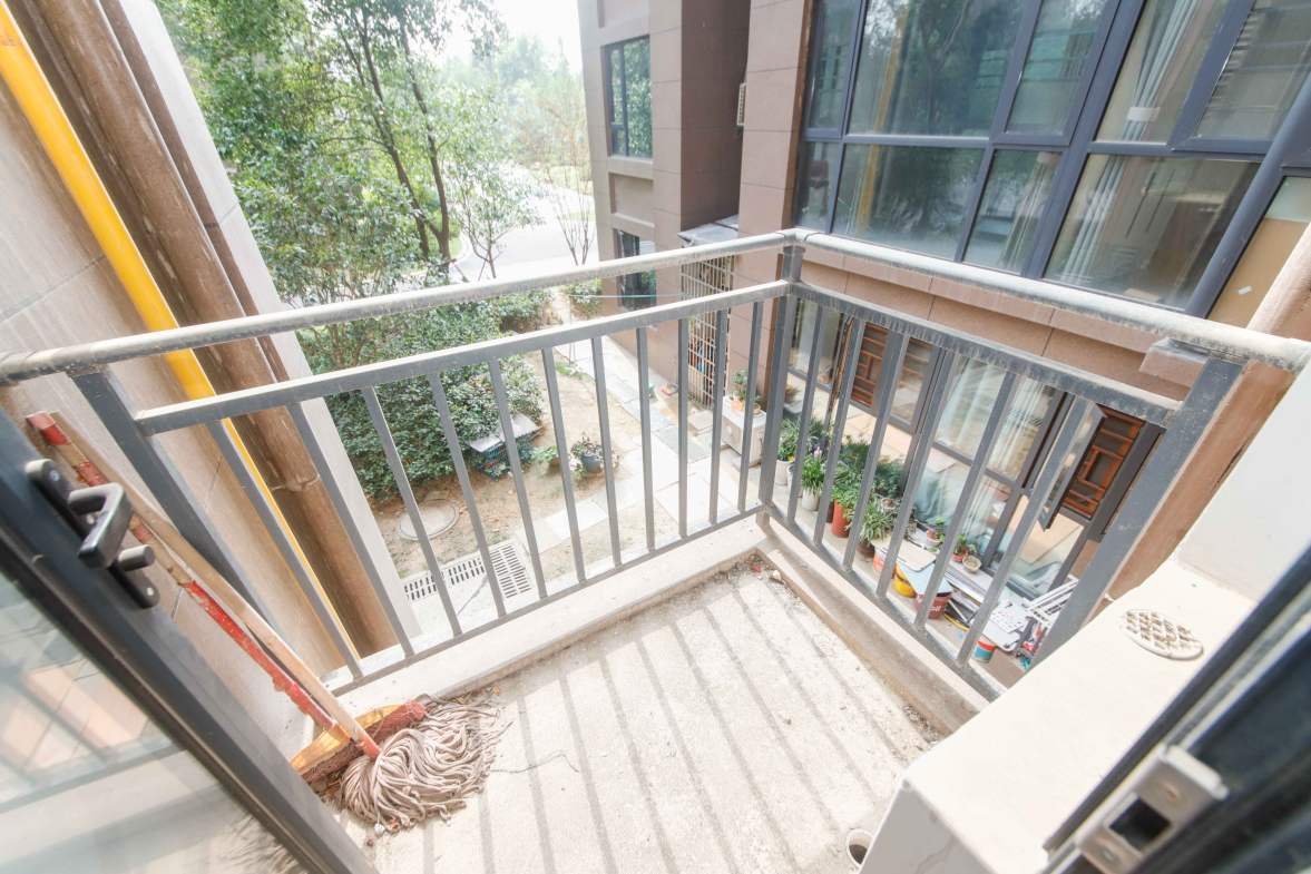 中建梅溪湖中心  3室2厅2卫   148.00万其他