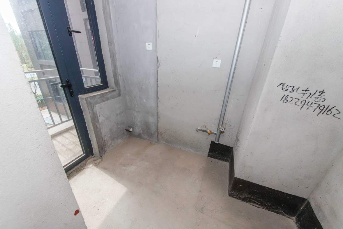 中建梅溪湖中心  3室2厅2卫   148.00万其他