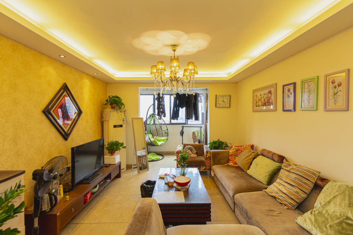 都市馨园  2室2厅1卫    83.8万客厅