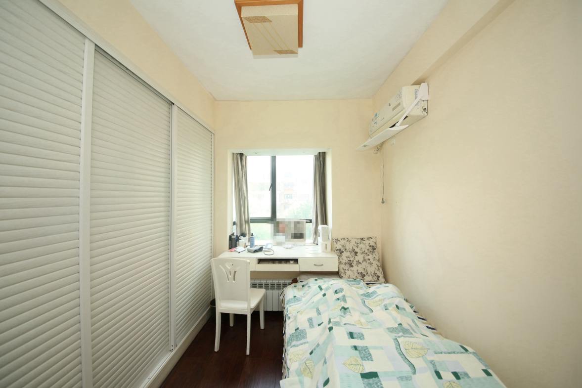 湘府名邸（同力家园）  3室2厅2卫    126.0万卧室