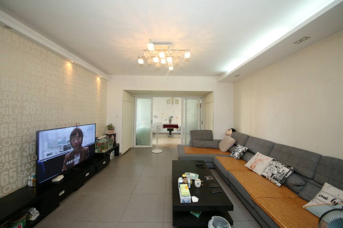 湘府名邸（同力家园）  3室2厅2卫    126.0万室内图1