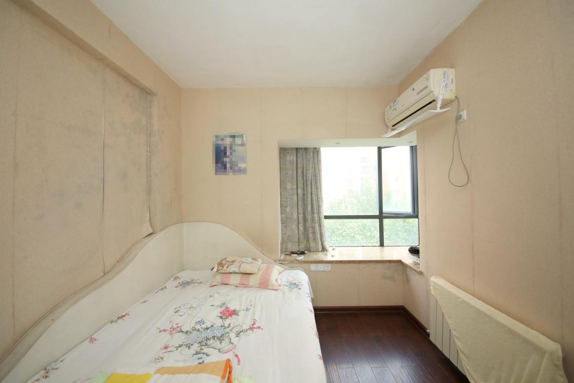 湘府名邸（同力家园）  3室2厅2卫    126.0万卧室