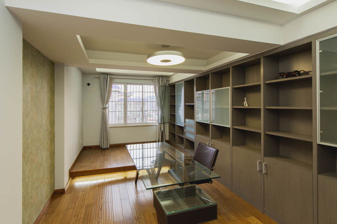 雅致名园  4室2厅2卫    308.0万卧室