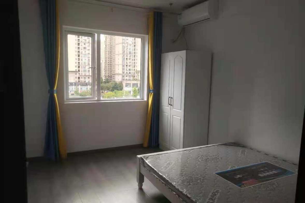 新华联梦想城  5室2厅5卫    2300.0元/月室内图