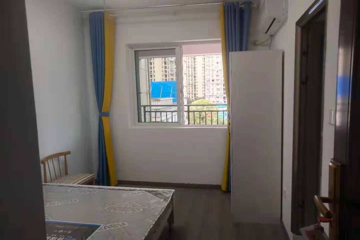 新华联梦想城  5室2厅5卫    2300.0元/月户型图