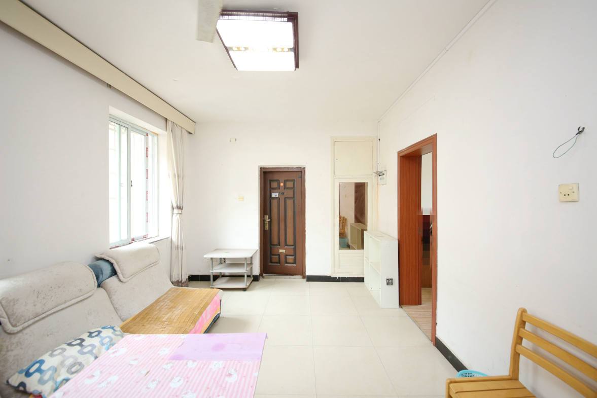 远大一路五矿宿舍  3室1厅1卫    59.8万客厅