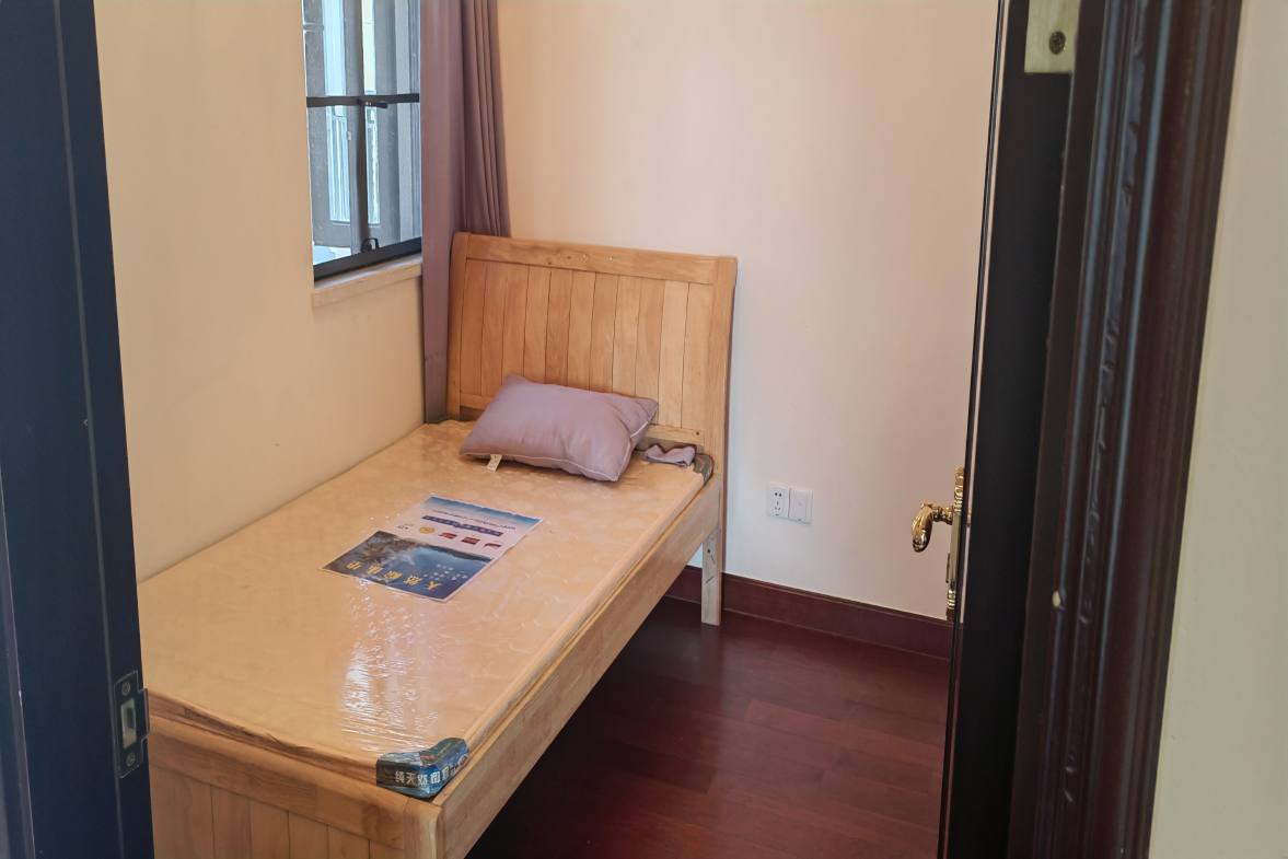 恒大南湖半岛  4室2厅2卫    3500.0元/月户型图