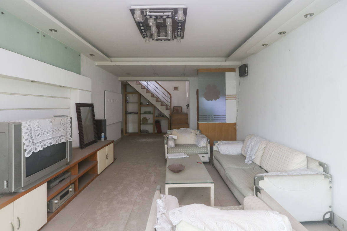 咸嘉新村嘉明苑  5室3厅1卫   129.80万其他
