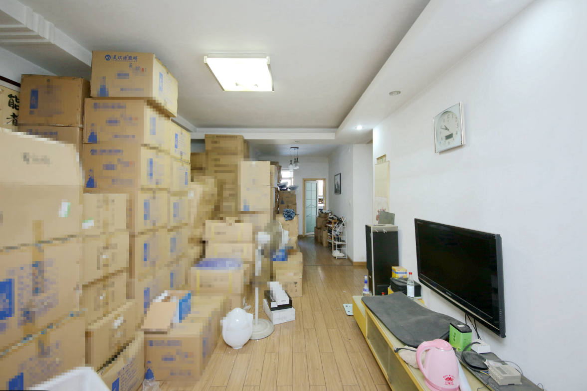 中信公寓  3室1厅1卫   98.00万室内图1
