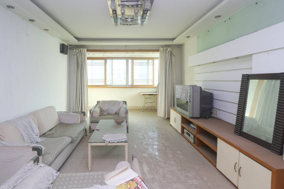 咸嘉新村嘉明苑  5室3厅1卫   129.80万室内图1