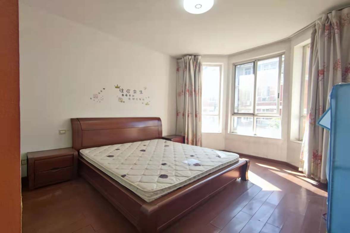 山水人家三期 3室2厅1卫 2000.0元/月 山水人家三期 3室2厅1卫 2000.0元/月室内图