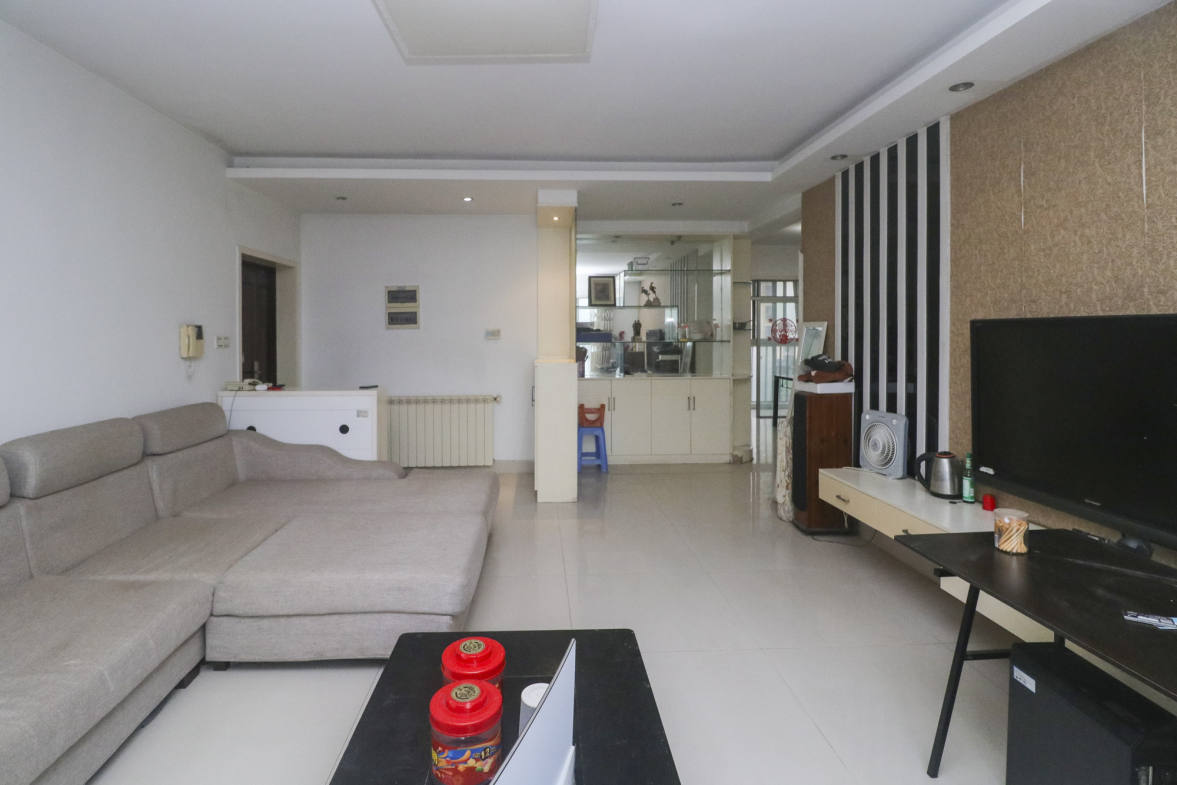 香海西岸  4室2厅2卫    148.0万客厅