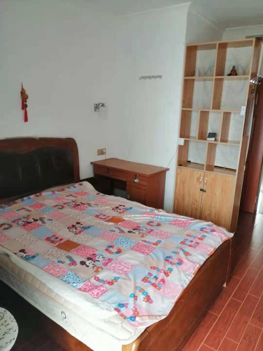 佛奥康桥水岸  3室2厅1卫    2000.0元/月室内图1