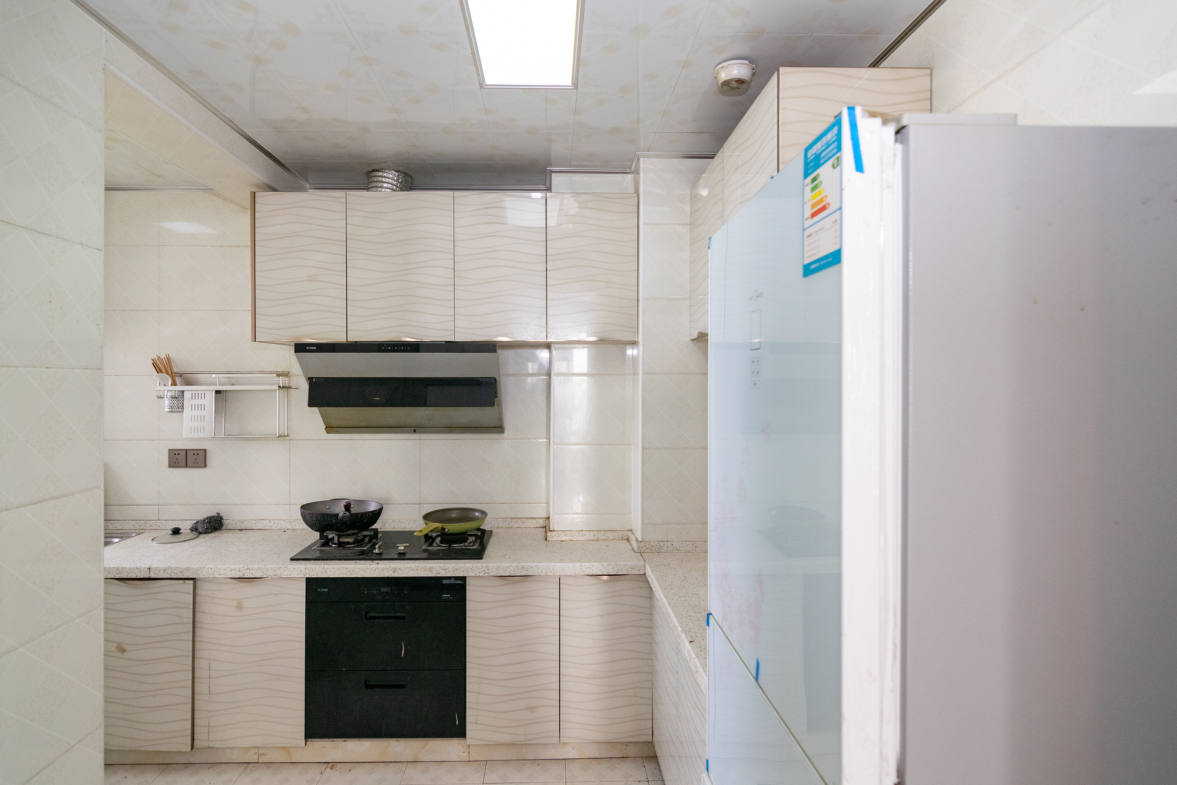 润和紫郡一期  3室2厅1卫    83.8万厨房