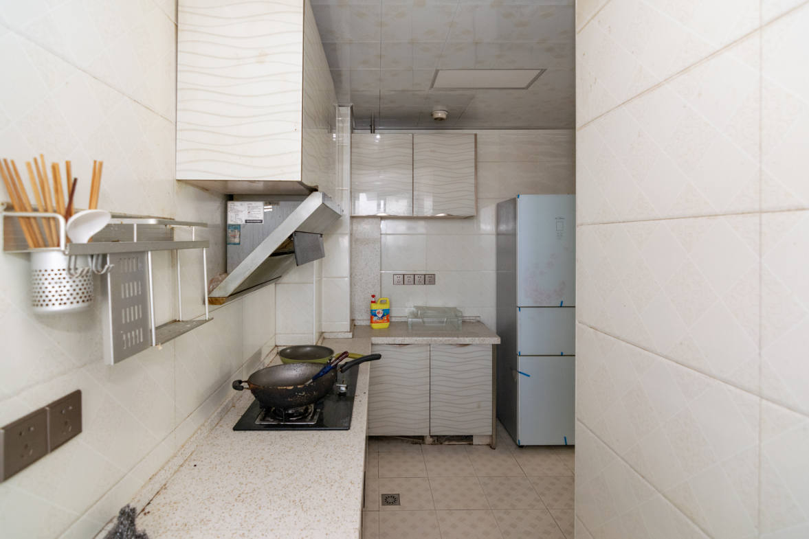 润和紫郡一期  3室2厅1卫    83.8万厨房