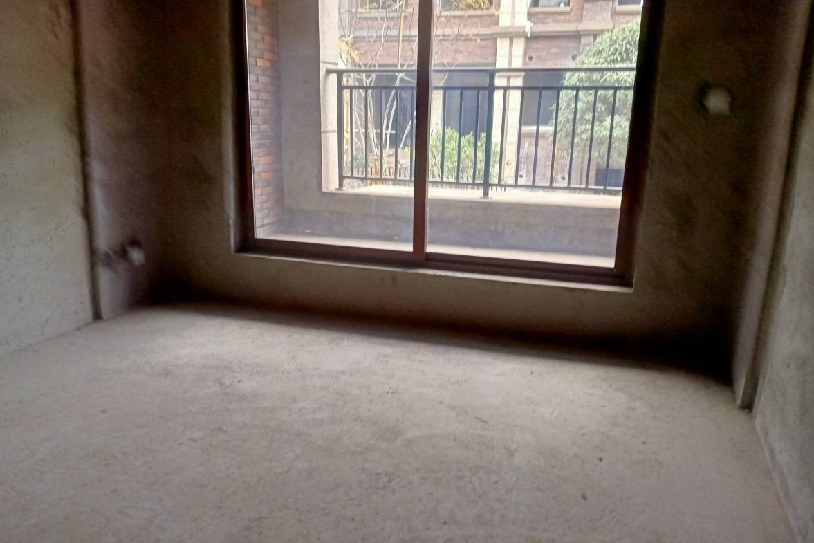 星湖湾二期洋房  5室2厅2卫    3000.0元/月室内图